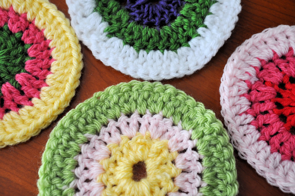 Un cercle magique en cours de formation au crochet