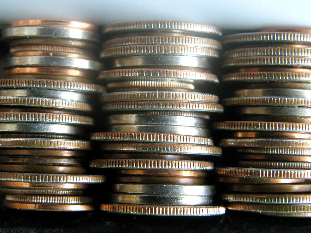 Un gráfico de líneas que muestra un saldo de ahorro creciendo a lo largo de cuarenta años